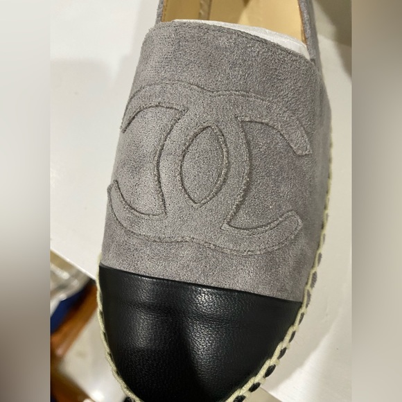 CHANEL
Gray and Black Espadrilles - Picture 5 of 6